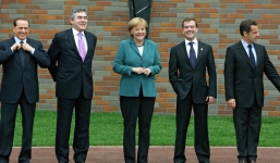 Bí mật thú vị đằng sau cử chỉ của các lãnh đạo quyền lực